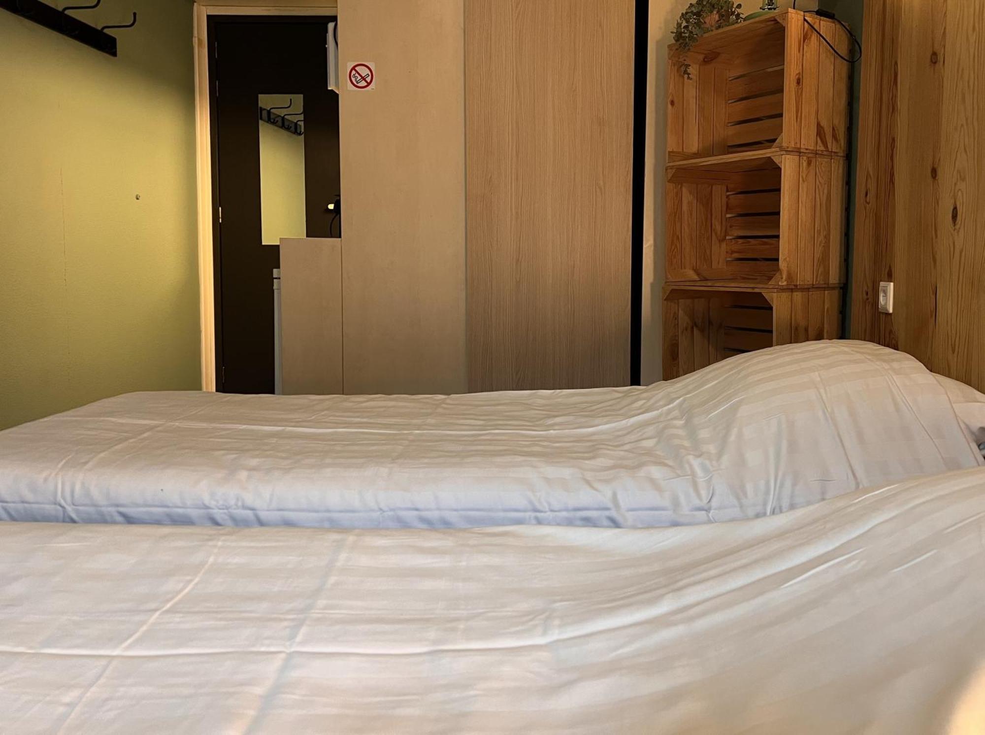 Harba Lorifa Hostel Valkenswaard Ruang foto